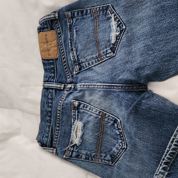 BOYS Abercrombie Distressed Jeans - Picture 6 of 7